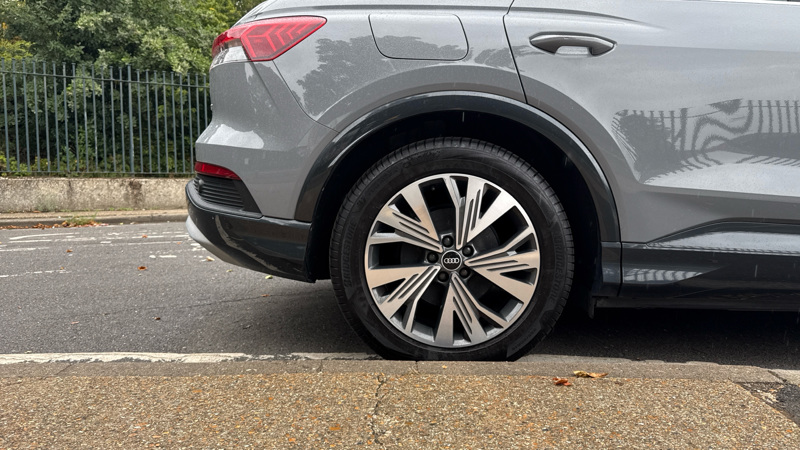 Mercedes-Benz C-Class - 21