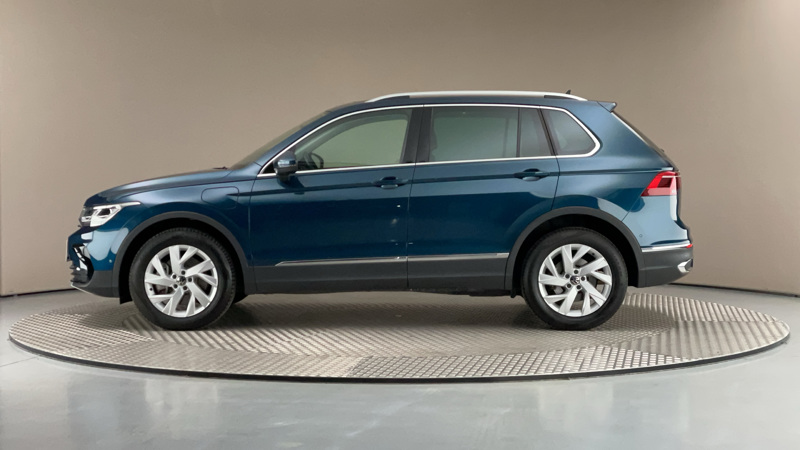 Volkswagen Tiguan - 4