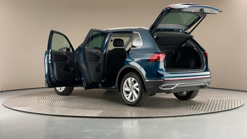 Volkswagen Tiguan - 7