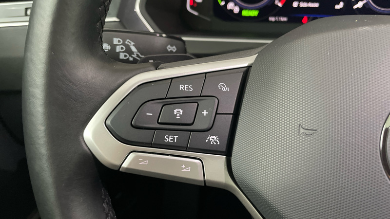 Volkswagen Tiguan - 14